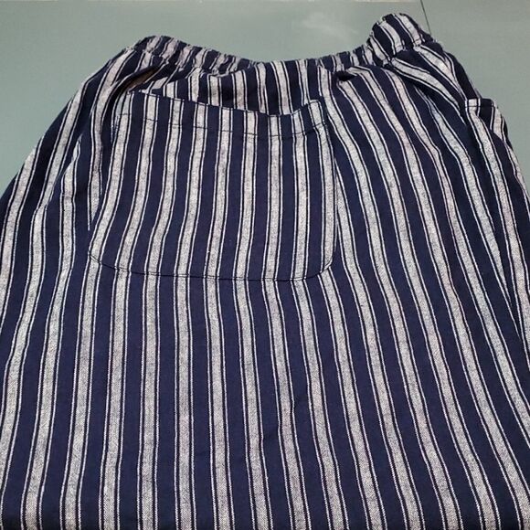 NWT, LANE BRYANT, capris blue/white striped. Sz 26. Vero comfortable. - Picture 5 of 8